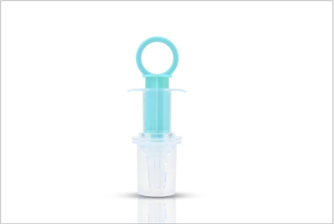 Baby syringe medicine feeder